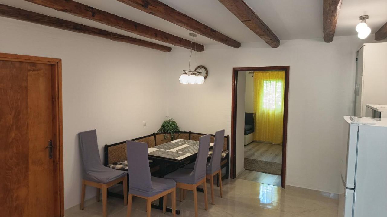 Apartment Dinka Kornić Exteriér fotografie
