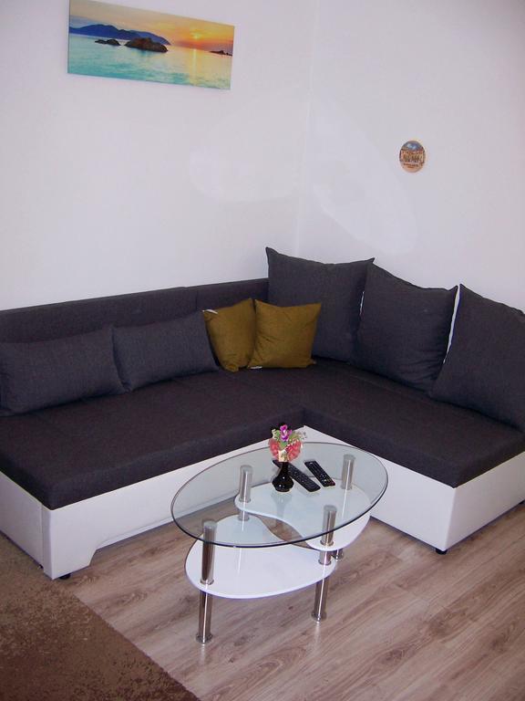 Apartment Dinka Kornić Exteriér fotografie